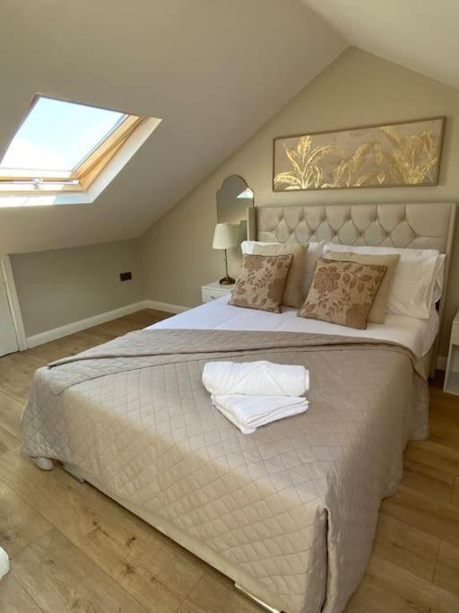 Holiday home Luxe Entire 3 Bedroom Home, Perfect For Business, Contractor, Family Stays, Free Wifi & Netflix *