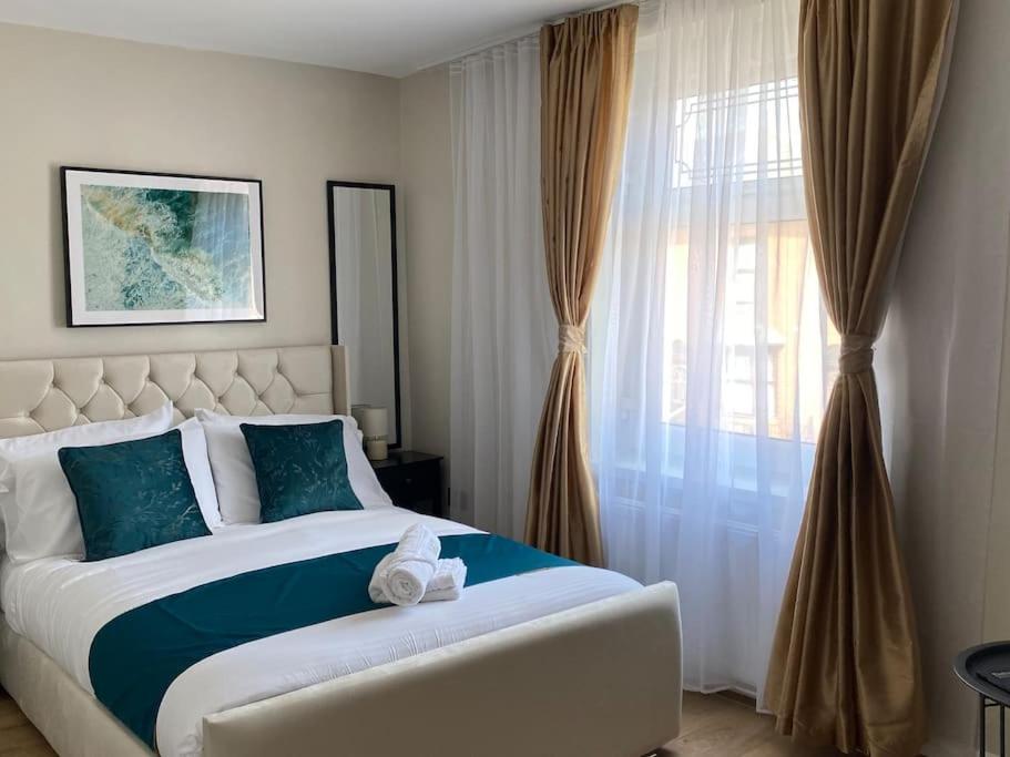 Holiday home Luxe Entire 3 Bedroom Home, Perfect For Business, Contractor, Family Stays, Free Wifi & Netflix